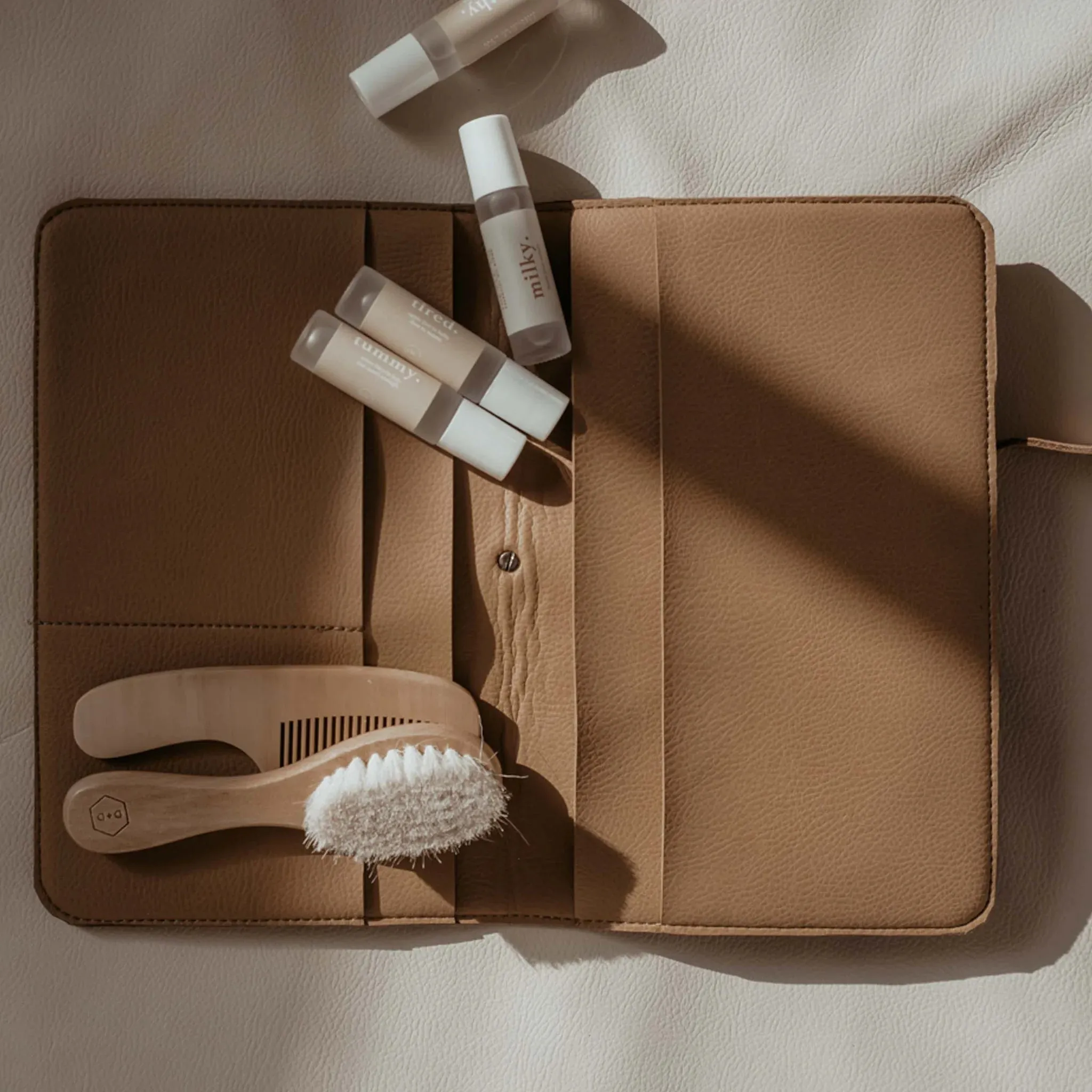 Baisik Nappy Wallet - Tan