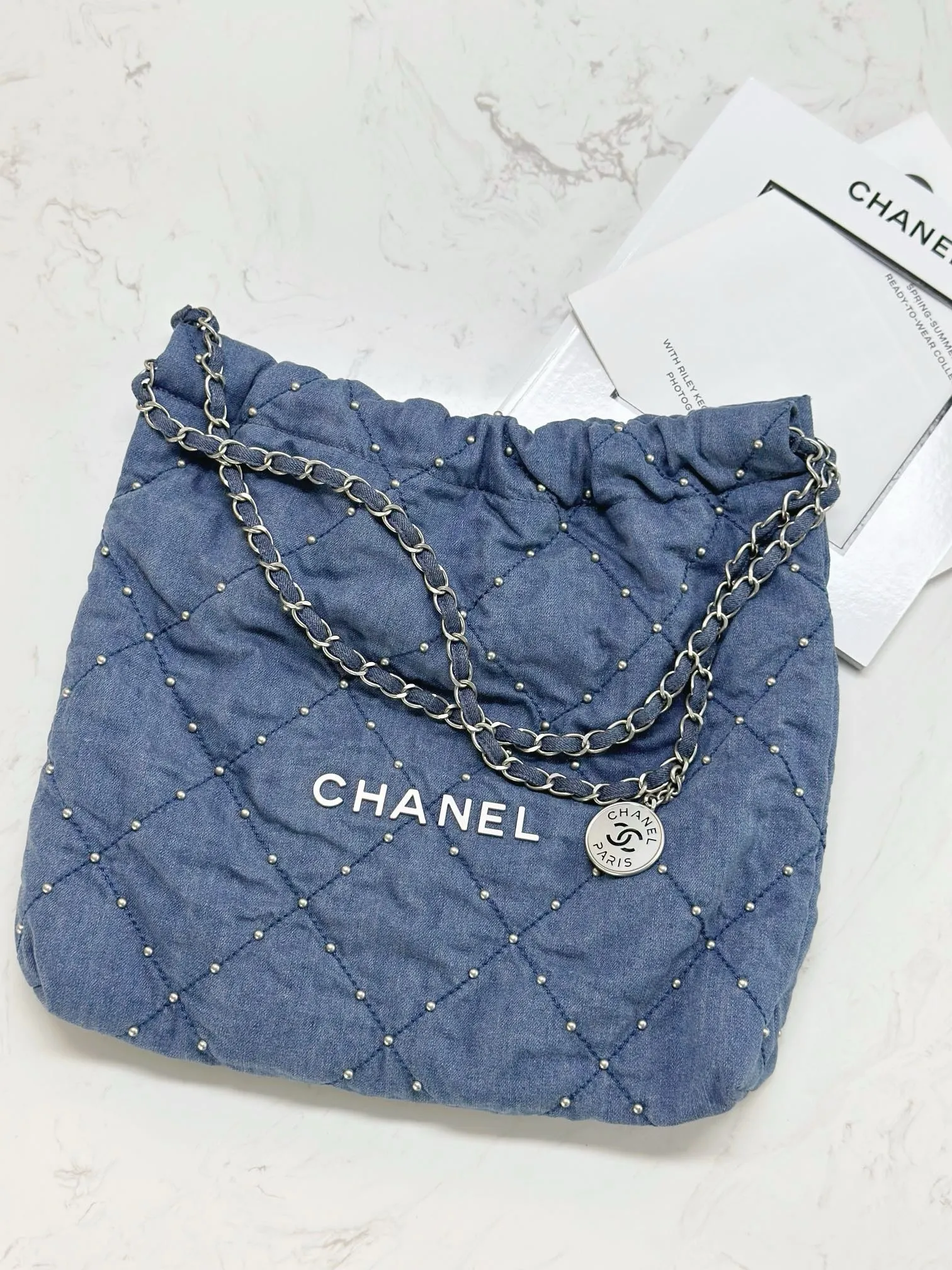 CC942 CHANEL 22 Bag / HIGHEST QUALITY VERSION / Small/Medium