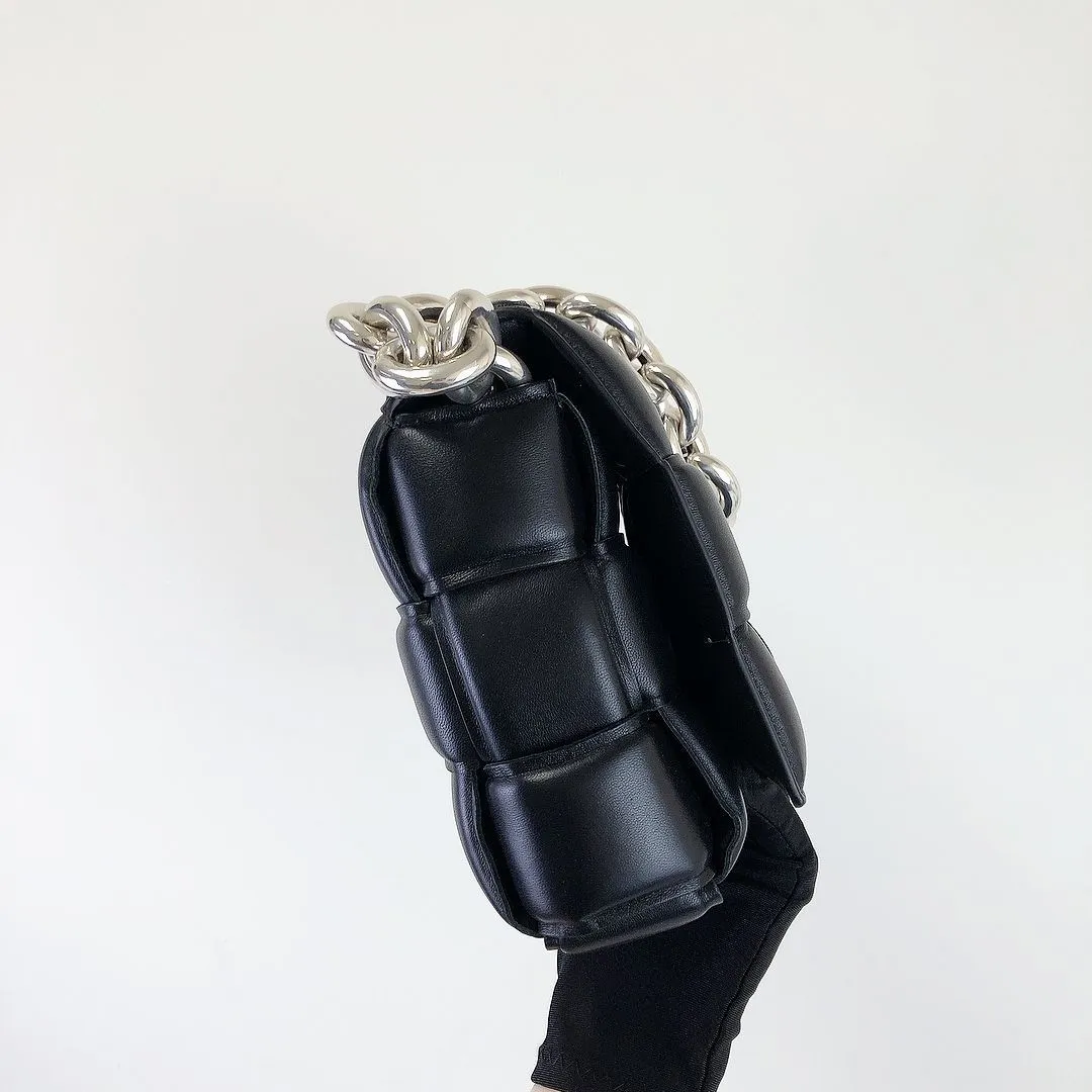 Chain Cassette Bag Leather Black SHW