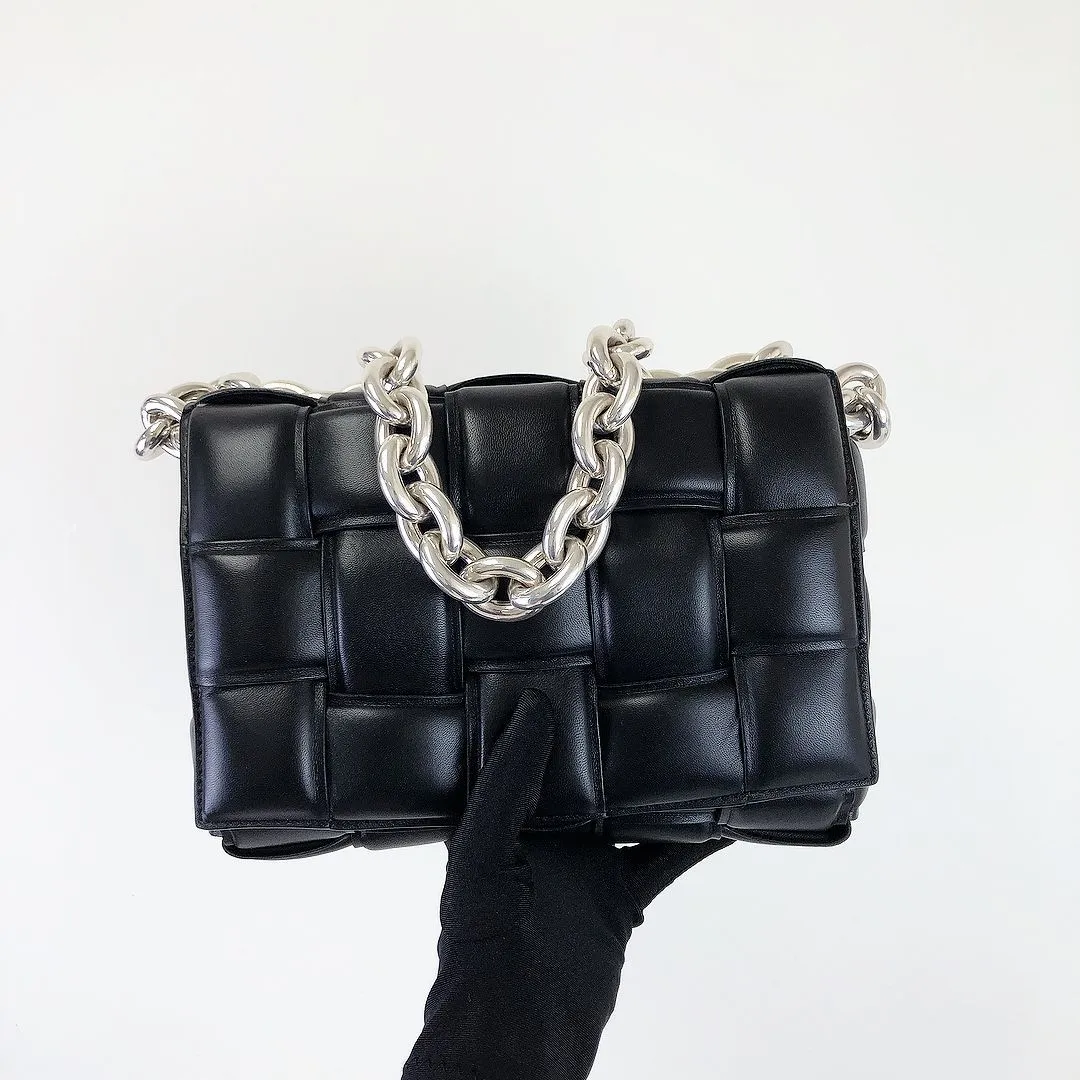 Chain Cassette Bag Leather Black SHW