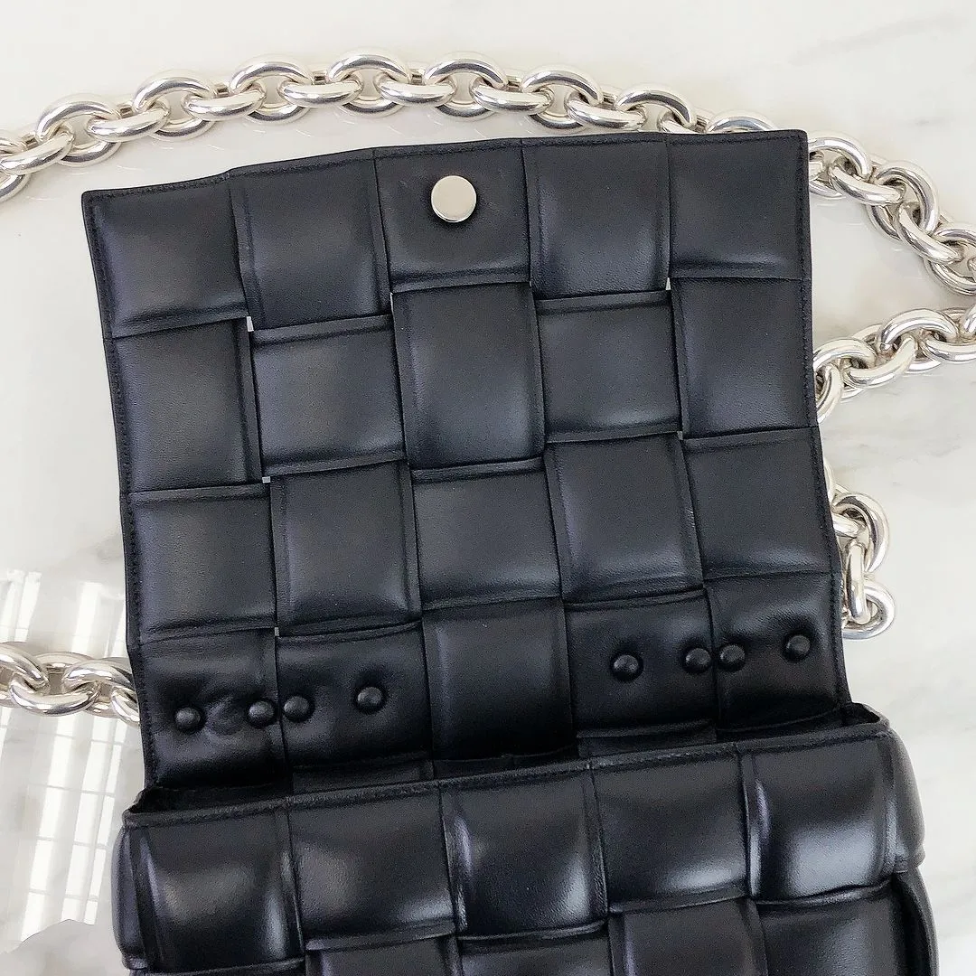 Chain Cassette Bag Leather Black SHW