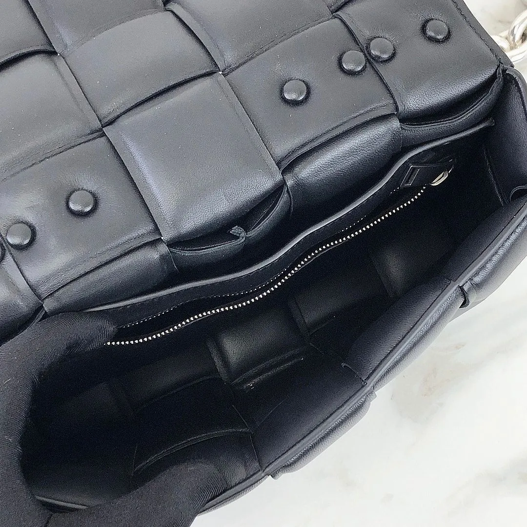 Chain Cassette Bag Leather Black SHW