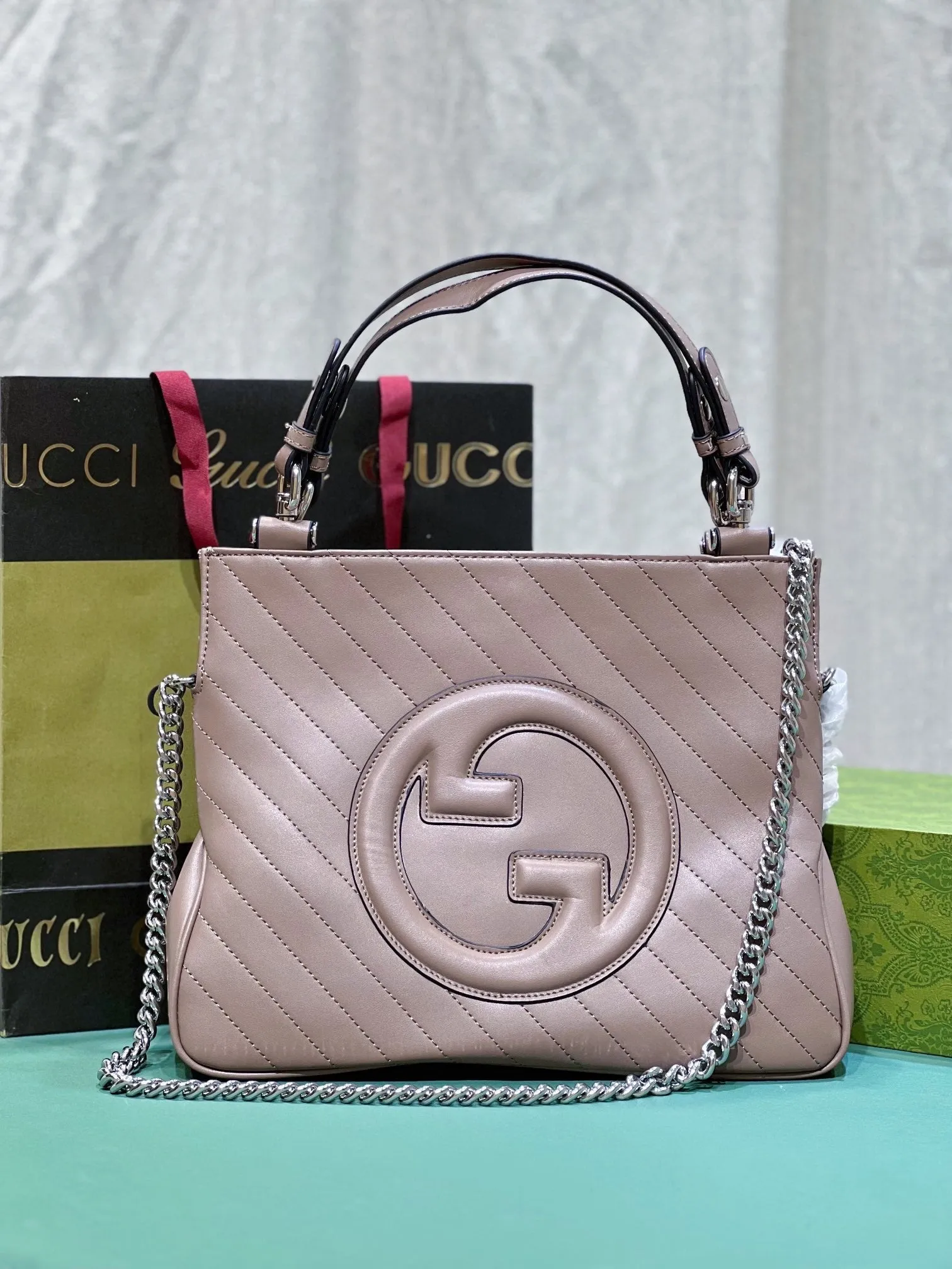 GC583 Gucci Blondie Medium Tote Bag / 13.6x16.1x3.1inch