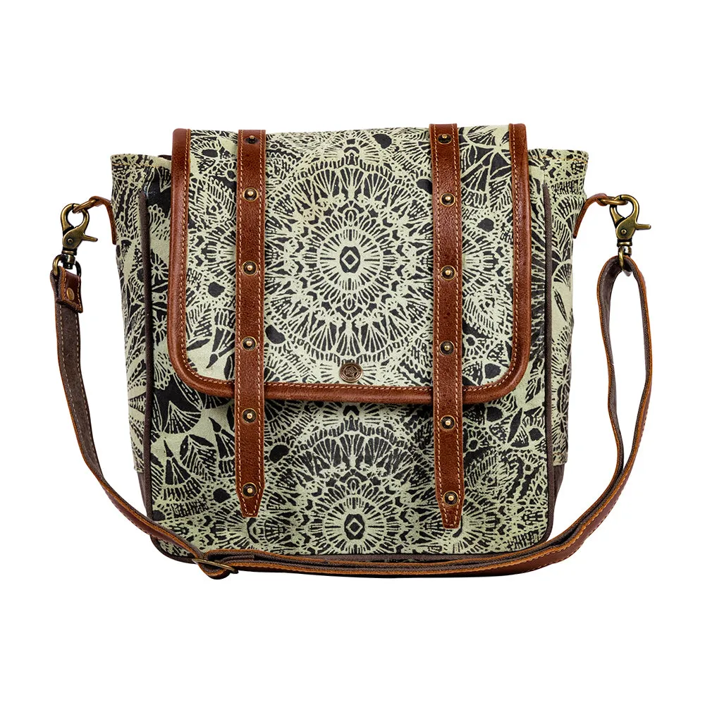 Le Medallion Shoulder Bag