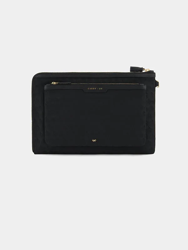 Logo Journey Essentials Pouchette in Black