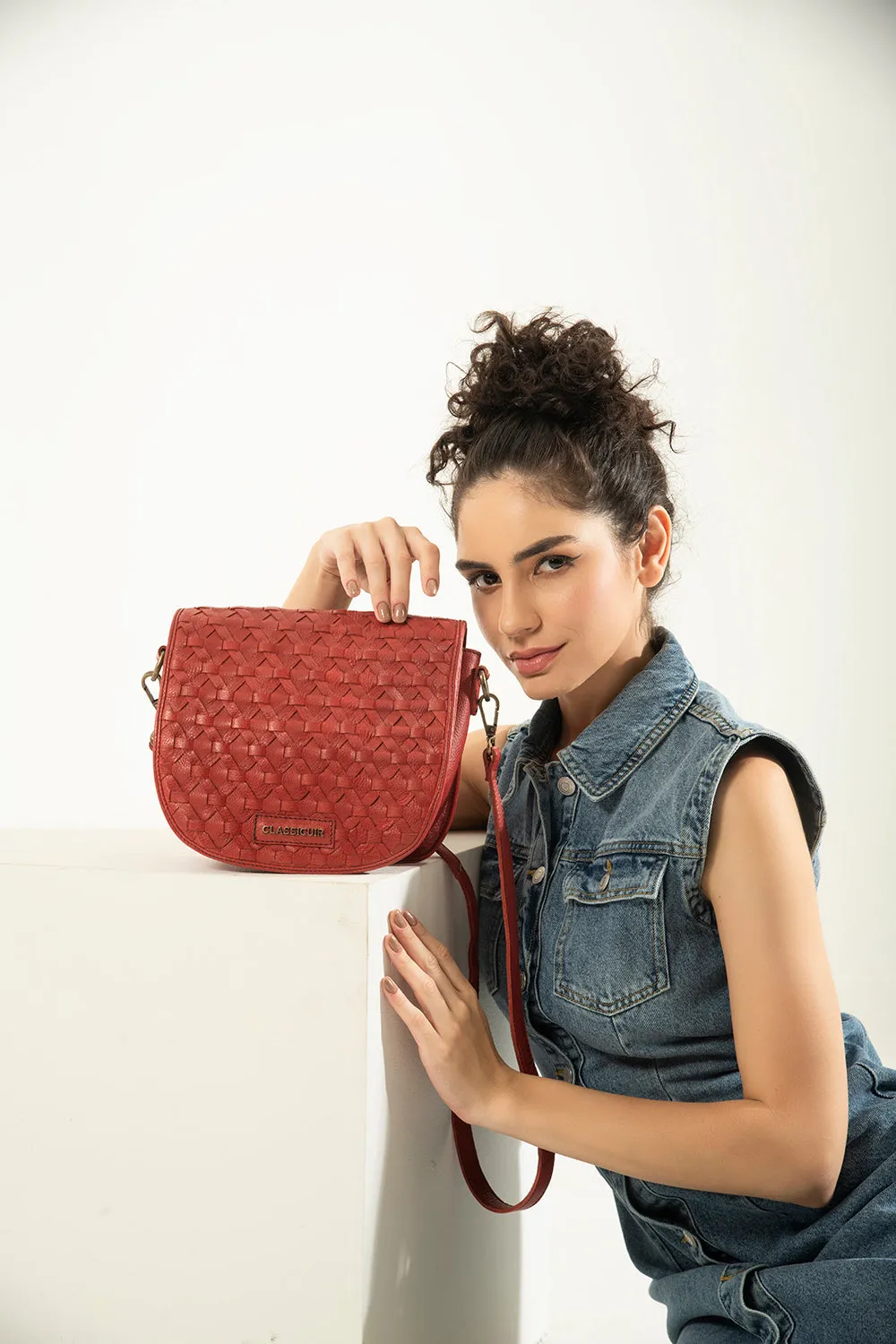 Nantes Cross Weave  Crossbody Bag