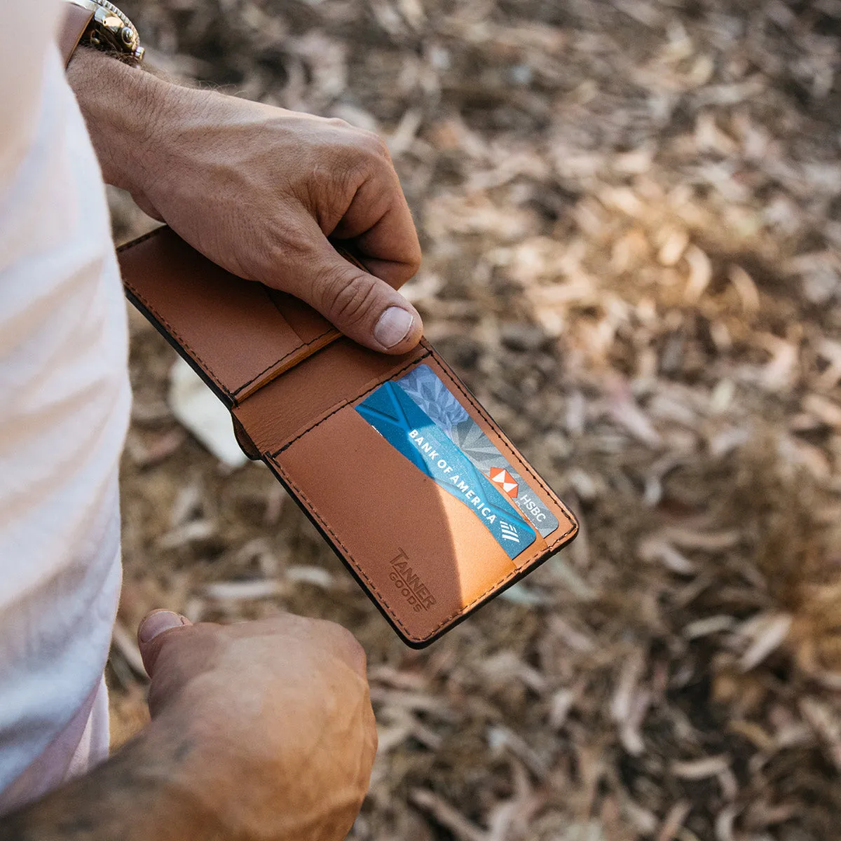 Utility Bifold - Saddle Tan